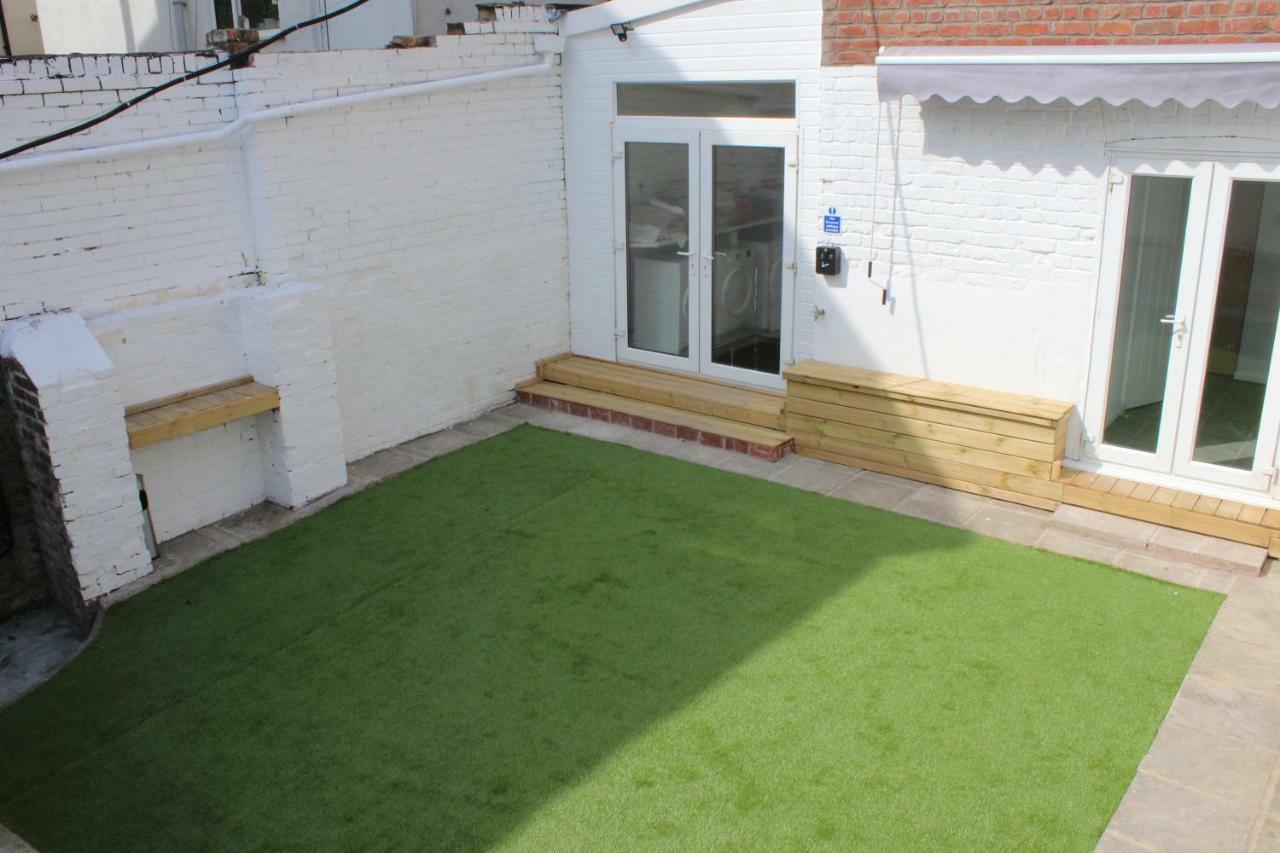 Backpackers Blackpool Hotel & Suites Εξωτερικό φωτογραφία